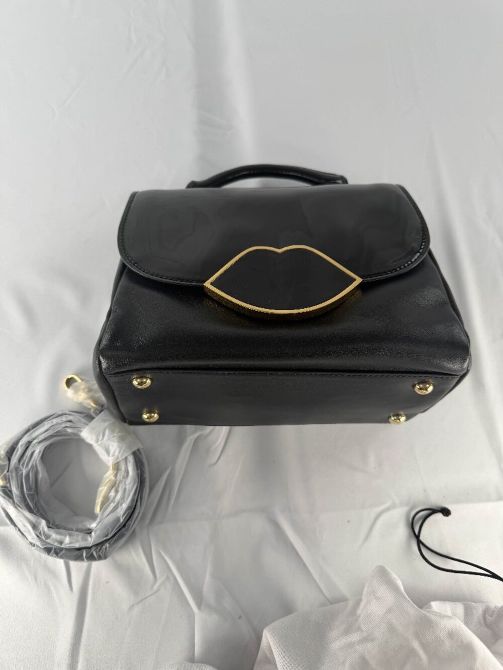 LULU GUINNESS UK Black Patent Mini Izzy Lip Clutch/Cross Body Purse Pristine NEW